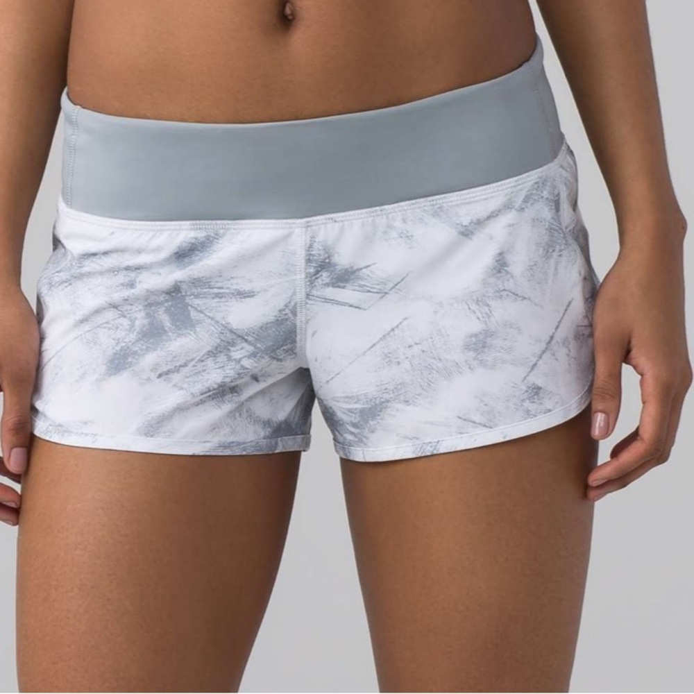 Lululemon Light Cast Women's Shorts-2.5" inseam